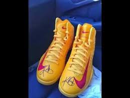 Can you name the only 2 rookie of the years to play in fewer games? All Star Game Mvp Kyrie Irving Signed Shoes Ball And Picture Youtube