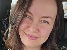 Angela Grinnell's Instagram, Twitter & Facebook