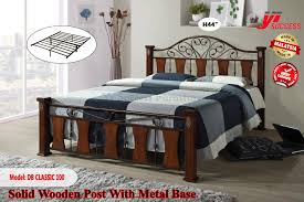 Cole'un bebek bakıcısı bee'nin şeytani ritüelinden kurtulmayı başarmasının üzerinden iki yıl geçmiştir. Yi Success Classic Metal Queen Bed Frame Wooden Post Metal Bed Frame Queen Metal Bed Katil Queen Besi Katil Besi Lazada
