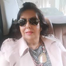 When the hostess is @avnitabir Avnita Bir and the venue is her picture  perfect home, the celebration of bringing pre- Christmas in, has to be in  her signature style. Lots of friends,