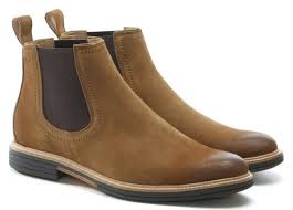 An apron front is a piece of leather or suede that is stitched on top of the front of the shoe, in a shape like an apron. How To Wear Chelsea Boots The Daniel Man Style Guide Daniel Footwear Blog