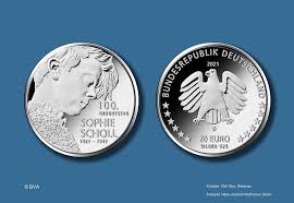 A group of twenty units may also be referred to as a score. Bundesfinanzministerium 20 Euro Sammlermunze 100 Geburtstag Sophie Scholl