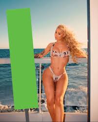IGGY AZALEA در X: «Married to green candles Theyre better than sex anyways  🤷‍♀️ t.coe7pSxQlVWa»  X