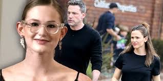 Karen Tenzer's Instagram, Twitter & Facebook