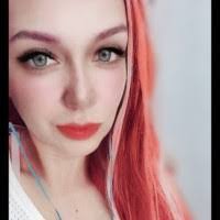 Betty Bradfield's Instagram, Twitter & Facebook