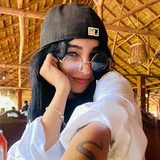 Jennifer Vera (@jencriss_) • Instagram photos and videos