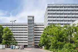 It is perfectly equipped for a relaxing holiday with a salt water swimming pool and a pretty garden, complete with olive trees, lavender. The Accidental Planners