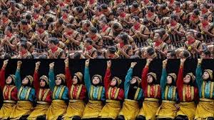Padahal tarian tersebut bernama ratoh jaroe. Sama Sama Dari Aceh Ini Perbedaan Tari Saman Dan Ratoh Jaroe Yang Mendunia Serambi Indonesia