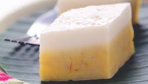 Kue talam manis tak jarang dicampur dengan ubi, pandan, ketan atau labu kuning. Resepi Kuih Talam Pisang Kukus
