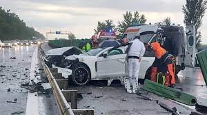 Un alt accident grav pe a2 din primele informații, se pare că șoferul unui autoturism ar … Accident Pe Autostrada A2 Un Porsche A Fost Distrus È™oferul A Murit