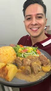 Sazón refinado , Almuerzos Gourmet a un precio asequible , La cara de Mary  lo dice todo … cansancio y esfuerzo pero sobre todo felicidad, porque su  sueño por fin se hizo realidad , Abrió las puertas ...