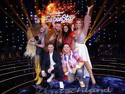 Rtl hat entschieden, dass xavier naidoo nicht mehr als juror bei dsds im einsatz sein wird. Dsds Aus Setzt Rtl Die Liveshows Ab