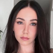 Amber Severson's Instagram, Twitter & Facebook