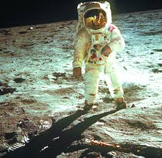 Sein kleiner schritt machte ihn weltberühmt: Raumfahrt Mond Fahrer Neil Armstrong Bricht Sein Schweigen Welt