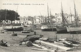 Agence yeu immobilier est une agence spécialisée dans l'achat, la vente et les locations saisonnières de biens immobiliers sur l'île d'yeu, port joinville et leurs environs. Ile D Yeu Port Joinville Carte Postale Ancienne Et Vue D Hier Et Aujourd Hui Geneanet