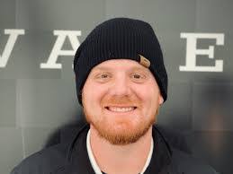 Max Gee's Instagram, Twitter & Facebook