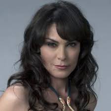 Michelle Forbes é Tenente Jackson
