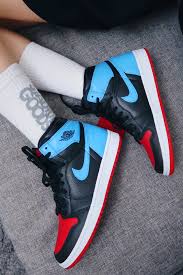 Air Jordan 1 High Og Wmns Unc To Chicago Cd0461 046 2020 In 2020 Nike Shoes Girls Air Jordans Nike Air Shoes