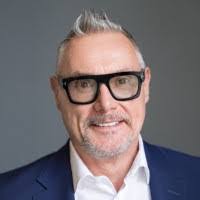 Justin Elms's Instagram, Twitter & Facebook