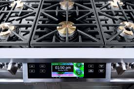 Learn more about our innovative products and find inspiration for your dream kitchen. Dacor Unveils The World S First Smart Professional Cooking Range For The Home Robb Report