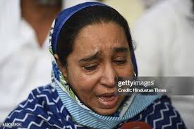 15 Photos & High Res Pictures