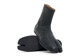 Zip closure at inner side. Maison Margiela Tabi Ankle Boot Spring 2018 Hypebeast