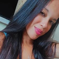 As fraldas Little Swimmers de Huggies tornam os mergulhos do seu peixinho  muito mais divertidos e confortáveis, pois são desenvolvidas para uso na  água e não inflam!