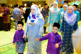 According to some, a western bornean prince became the first sultan. Royal Family Host Vip Palace Reception On First Day Of Hari Raya The Scoop