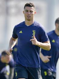 Juventus is looking for a destination for him and there have been contacts again with fuenlabrada, according to italian sources. Juventus Dizem Para Termos Cuidado Com Cr7 Nos Treinos Diz Daouda Peeters