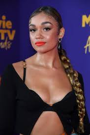 Madison bailey de versace verão 2021 no mtv movie & tv awards 2021. Madison Bailey S Baby Hairs Were Styled To Perfection At The Mtv Movie And Tv Awards