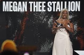 Henson is hosting the event live from the microsoft theater in downtown los angeles after the ceremony went virtual in 2020. Kdaytujb6p2tom