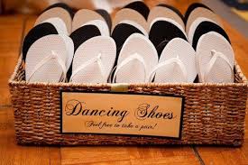 Cheap Unique Wedding Ideas For A Bride With A Budget Gorgeous Centerpieces Cute Snacks Unique Guest Bathroom Basket Wedding Wedding Bathroom Dream Wedding