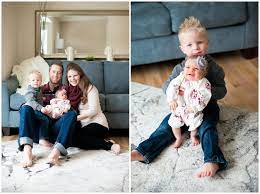 At Home Lifestyle Session How To Pose A Lifestyle Session Family Pictures In The Hom Family Photoshoot Outfits Lifestyle Photography Family Family Photoshoot
