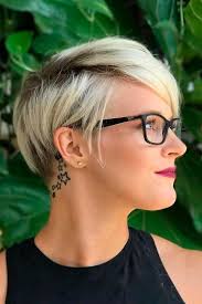 A round face will look much thinner if your bangs are asymmetrically styled to one side or the other. 57 Blonde Short Hairstyles For Round Faces