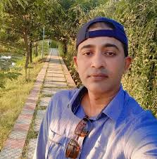 Rocky Marciano was 5'10 and with the smallest reach of any heavyweight  champion, Marciano wouldn't even make the Cruiserweight limit today.  Despite his natural disadvantages & starting the sport late at 23,