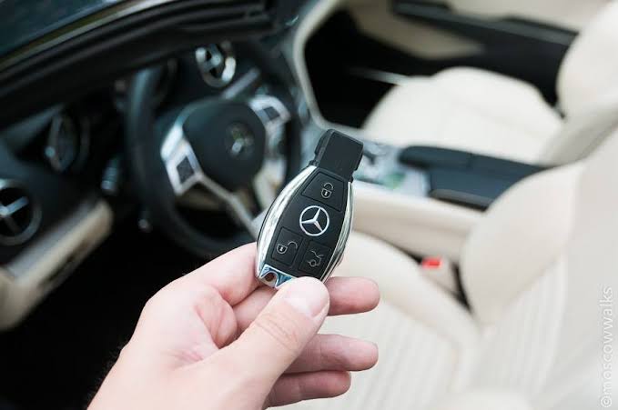 Mercedes-Benz C300 Smart Key Add & Programming Service We provide  professional smart key addition and programming for the Mercedes‑Benz C300.  Whether you need a spare key or have lost a key,