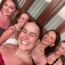 🏝️🍑☀️🌺🌊