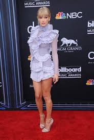 Taylor is considered to be one of the finest songwriters of pop by the new york times. Taylor Swift S Measurements Height Weight Bra Breast Size More