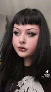 tori Rivera (Feelinlikejello)