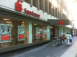 Der zoologische garten berlin im berliner ortsteil tiergarten (bezirk mitte) ist der älteste noch bestehende zoo deutschlands und neben dem tierpark berlin im ortsteil friedrichsfelde einer der beiden zoologischen gärten der. Geldautomat Berliner Sparkasse Rankestrasse In Berlin Charlottenburg Kauperts