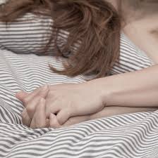 Das erste mal mit dem neuen partner ist aufregend, sorgt aber auch für unsicherheit. Das Erste Mal Sex Nach Einer Langjahrigen Beziehung Brigitte De