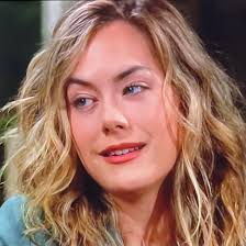 Loving the messy look she has going