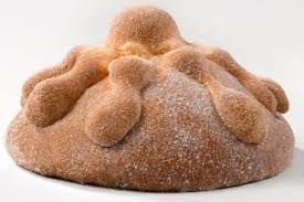 Honoring The Dead With A Picnic And Treats Mexican Bread Bread Of The Dead Mexican Food Recipes