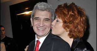 Véronique genest, de son vrai nom véronique combouilhaud, est née le 26 juin 1957 à meaux. Span Veronique Genest Et Son Mari Meyer Bokobza Generale De La Piece Madame Butterlight Au Theatre De La Gaite Montparnasse A Paris Span Terrafemina