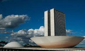Vai acabar também com a correria, a cada eleição, de candidatos se agrupando em partidos políticos e fazendo projeções. Camara Adia Analise De Pec Sobre Distritao Para Eleicao Parlamentar Agencia Brasil