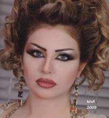 Egyptmakeup: طريقه رسم العيون بالايشادو والالينر.