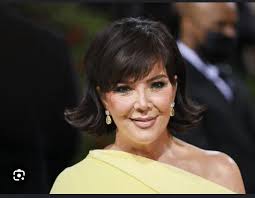 Why does she always have the super short hair cut? : r/KUWTKsnark