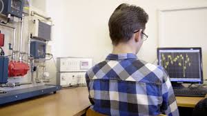 Sono inoltre insegnate alcune discipline tecniche costituenti strumenti per l¿ingegnere relative all¿informatica, al disegno, anche automatico. Facultatea De AutomaticÄƒ È™i Calculatoare Acum IÈ›i Programezi Viitorul