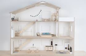 Mit einem gerätehaus schaffen sie eine menge abstellmöglichkeiten in ihrem garten. Pin Auf Soul Follows Diy Puppenhaus