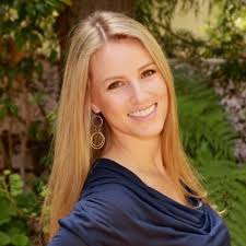 Amanda Beau's Instagram, Twitter & Facebook